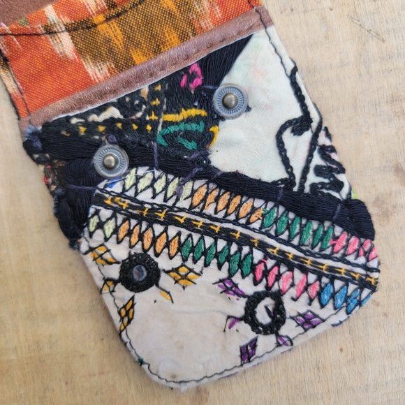 🌎👽 Free People Boho Embroidered Repurposed vtg banjara hippie Wallet card case - Picture 6 of 16